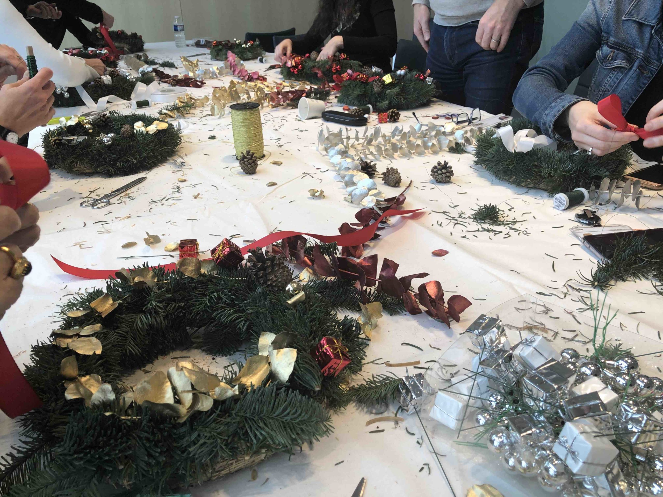 atelier couronnes Noël en entreprise atelier couronnes Noël en entreprise