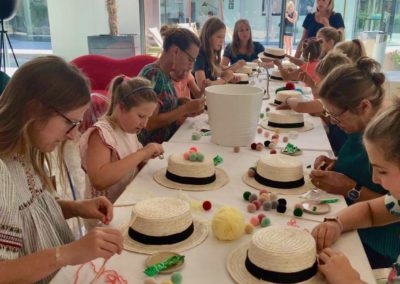 Atelier creatif Lyon customisation personnalisation chapeaux