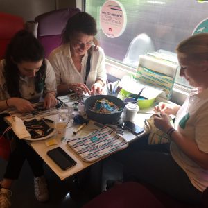 atelier diy customisation pochette bensimon dans le tgv SNCF Paris Nantes Bordeaux rennes