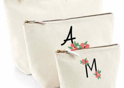 atelier diy broderie lettre fleurs pochettes brodees