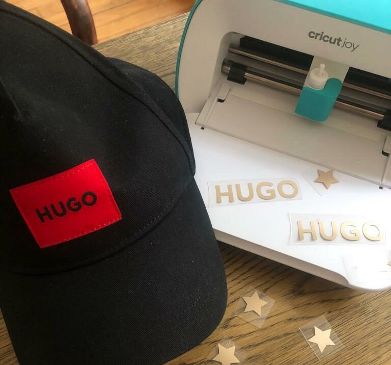 WhatsApp Image 2023 09 18 at 11.26.21 e1695030680645 | Retour sur notre atelier customisation de casquettes pour Hugo