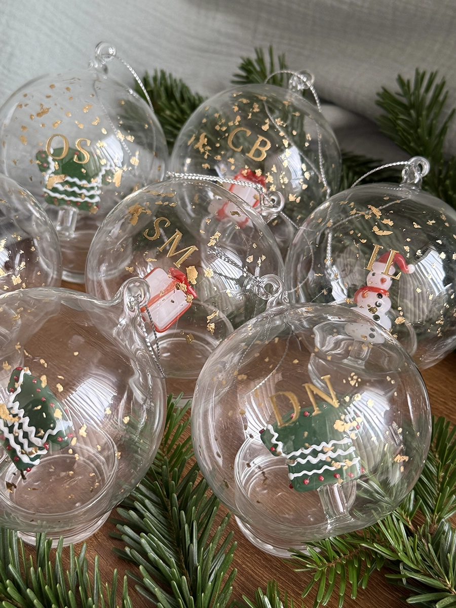 Boules de noel MAISON123 1 | Animation créative et personnalisation luxe : le bilan 2025 de l’Atelier Lutèce